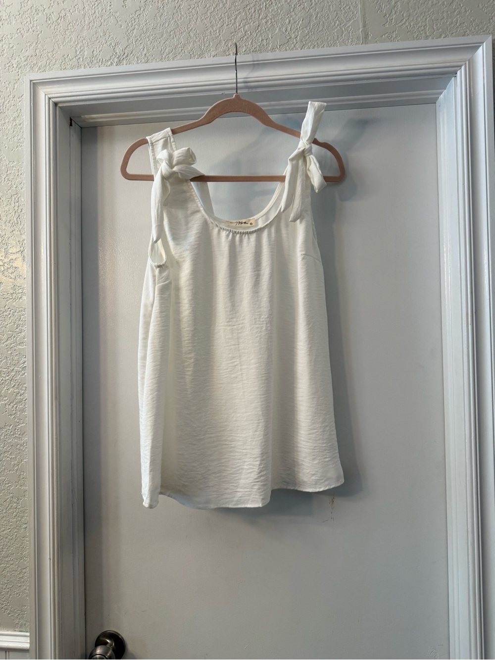 Hello MIZ White Tie-Shoulder Camisole
